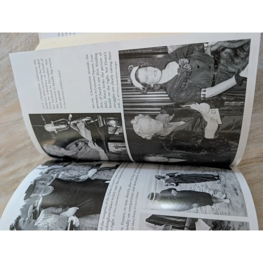 Clementine: The Life Of Mrs. Winston Churchill‎ Hardcover - Sonia Purnell